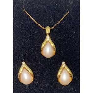 Avon Necklace 14 Inches Earrings Pierced Women Gold White Solid Clasp